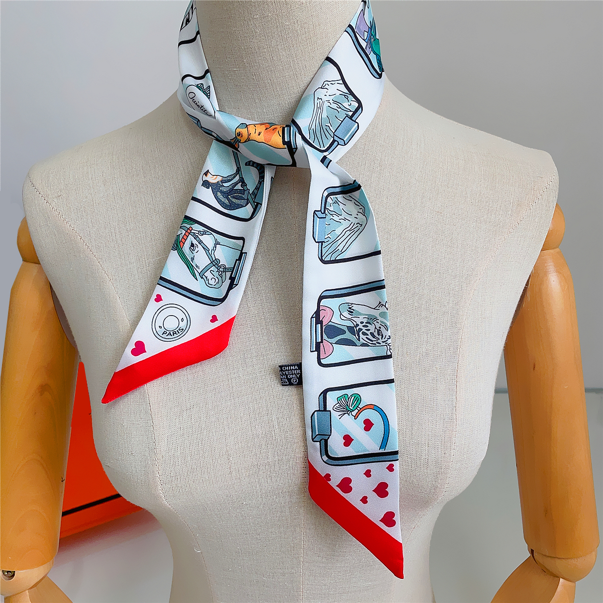 Brand Design Twill 100% Silk S - مراجعة Luxury Bags Online وسعره