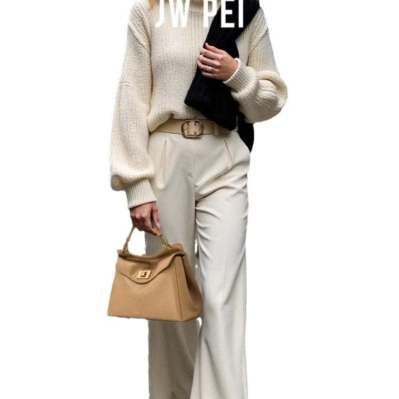 2026 JW PEI Pillow Bag, Lock B - مراجعة Luxury Bags That Are Affordable وسعره