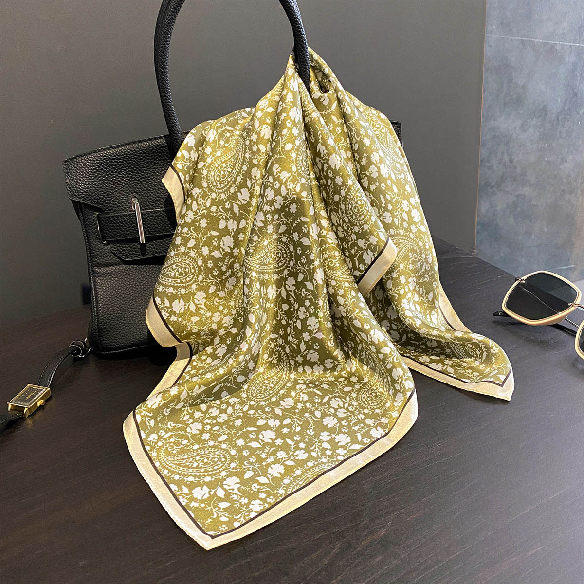 Luxury 100% Pure Silk Square S - مراجعة Luxury Bags Online وسعره