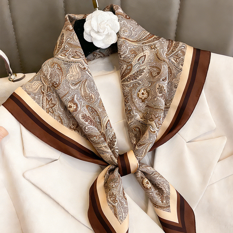 Luxury Women Silk Square Scarf - مراجعة Luxury Bags Online وسعره