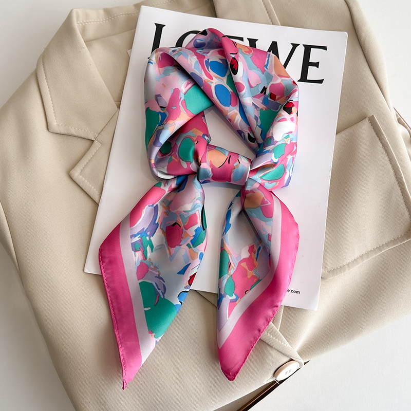 Luxury Floral Print Square Sil - مراجعة Luxury Bags Online وسعره