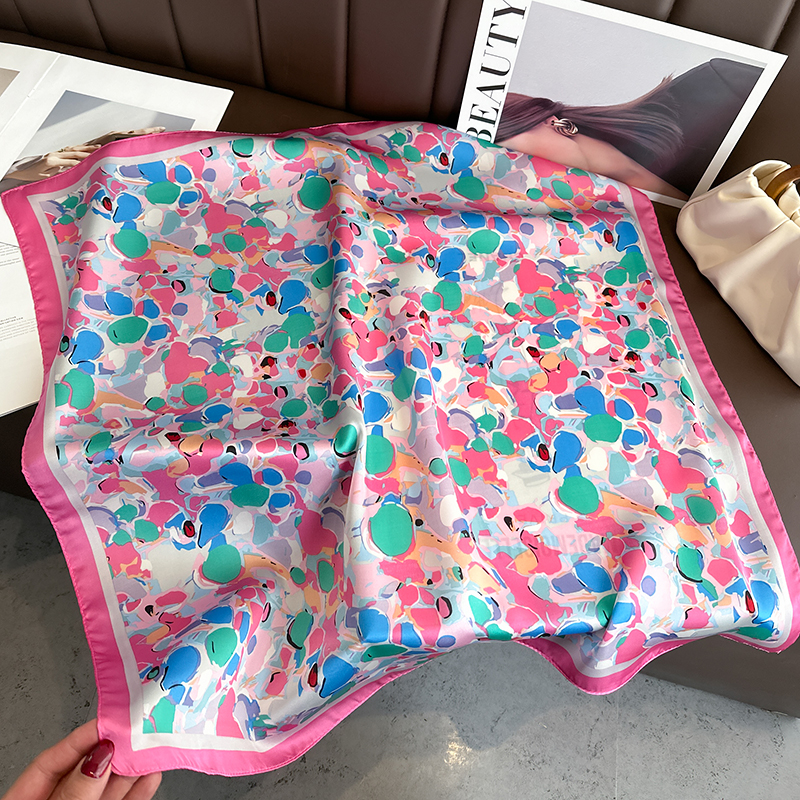 Luxury Floral Print Square Sil - مراجعة Luxury Bags Online وسعره