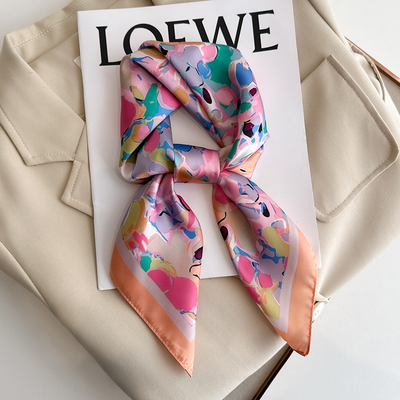 Luxury Floral Print Square Sil - مراجعة Luxury Bags Online وسعره