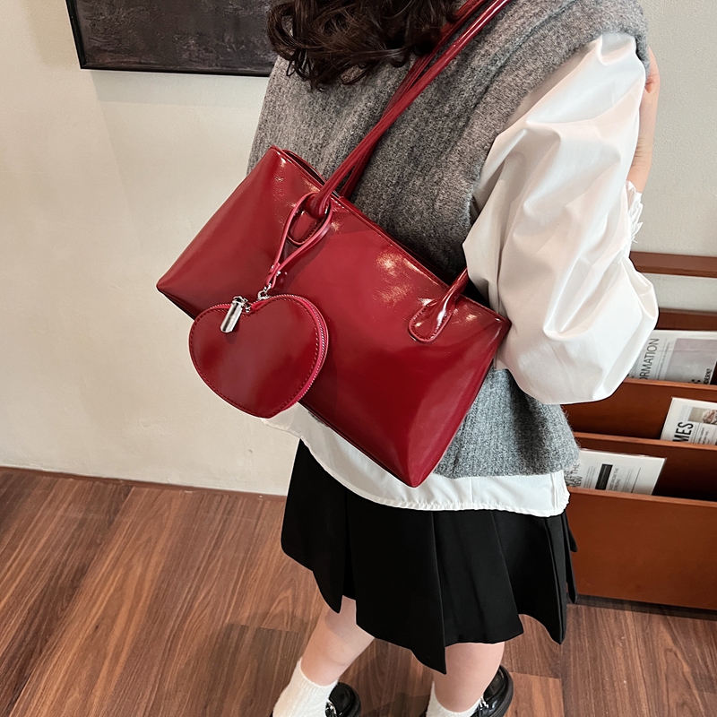 Women's Patent Faux Leather To - مراجعة Quiet Luxury Bags Tote وسعره