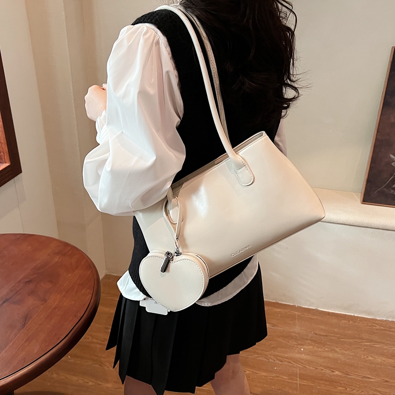 Women's Patent Faux Leather To - مراجعة Quiet Luxury Bags Tote وسعره