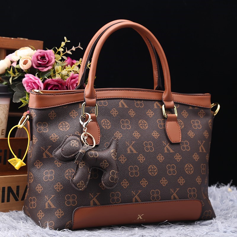 Light luxury brand women's bag - مراجعة Luxury Bags Trend 2025 وسعره