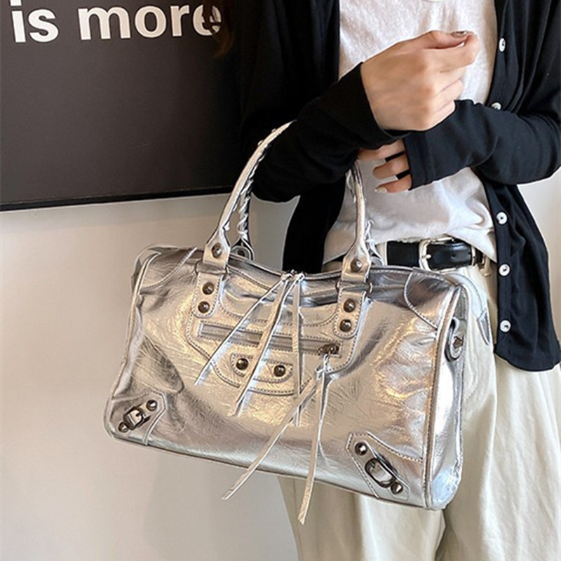 2025 Luxury Design Women Brand - مراجعة Luxury Bags Trend 2025 وسعره
