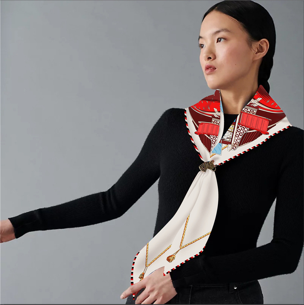 Triangle Shape Silk Twill Scar - مراجعة Luxury Bags La وسعره