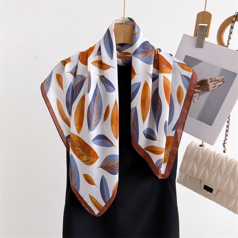 Luxury Brand Print 70cm Square - مراجعة Luxury Bags Online وسعره