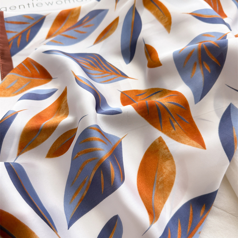 Luxury Brand Print 70cm Square - مراجعة Luxury Bags Online وسعره
