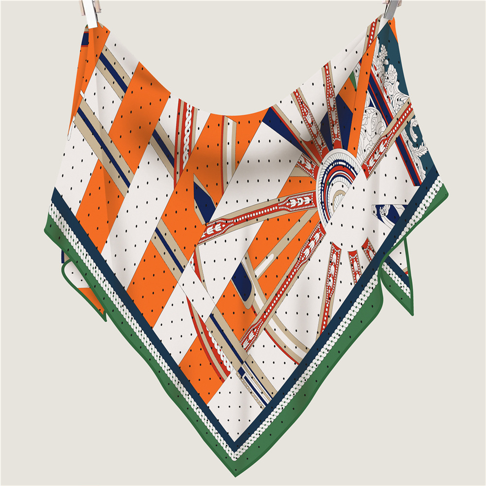 Winter Triangle Scarf Bag Head - مراجعة Luxury Bags La وسعره