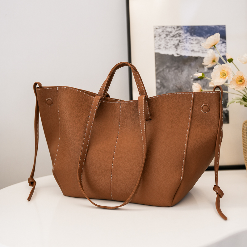 Large Capacity Leather Zipper  - مراجعة Luxury Bags Trend 2025 وسعره