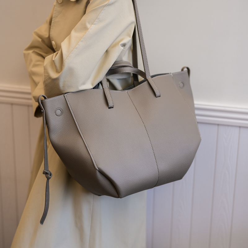 Large Capacity Leather Zipper  - مراجعة Luxury Bags Trend 2025 وسعره