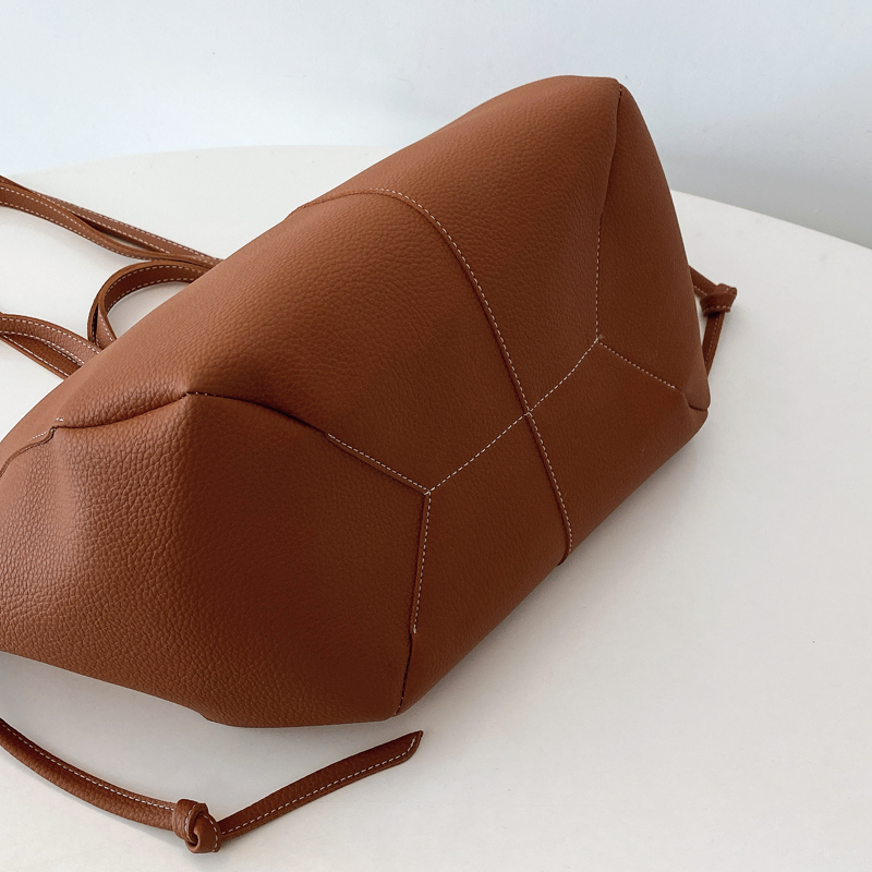 Large Capacity Leather Zipper  - مراجعة Luxury Bags Trend 2025 وسعره